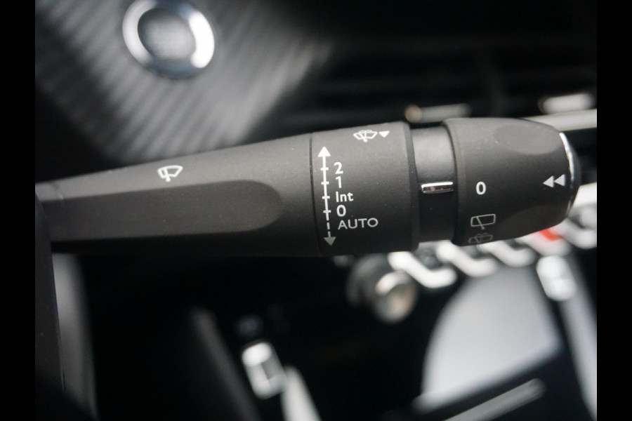 Peugeot 2008 1.2 PureTech 100 Allure
