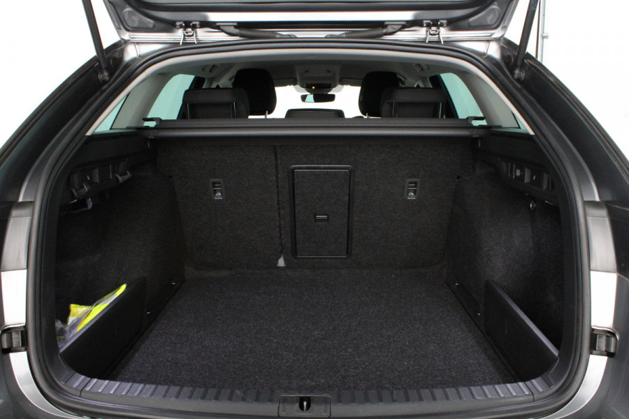 Škoda Octavia Combi 1.0 e-TSI Ambition > Trekhaak/Camera/Stoelverwarming/Sfeerverlichting.... | 4353| Škoda Octavia Combi 1.0 e-TSI Ambition > Trekhaak/Camera/Stoelverwarming/Sfeerverlichting.... | 4353|