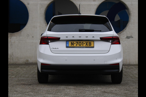 Škoda Fabia 1.0 TSI Ambition | APPLE CARPLAY |