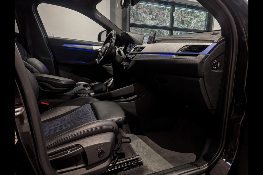 BMW X2 sDrive18i High Ex. M-Pack |Panorama|Camera|Sfeer