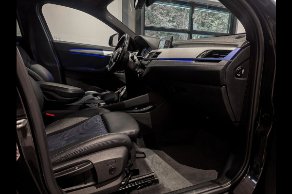 BMW X2 sDrive18i High Ex. M-Pack |Panorama|Camera|Sfeer