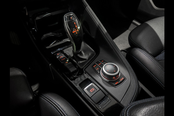 BMW X2 sDrive18i High Ex. M-Pack |Panorama|Camera|Sfeer