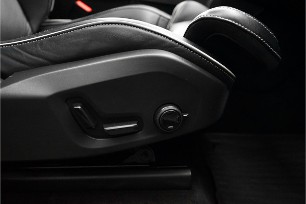 Volvo XC90 2.0 T8 Recharge AWD R-Design Pano HUD B&W Trekhaak