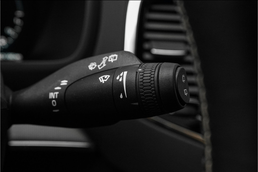 Volvo XC90 2.0 T8 Recharge AWD R-Design Pano HUD B&W Trekhaak