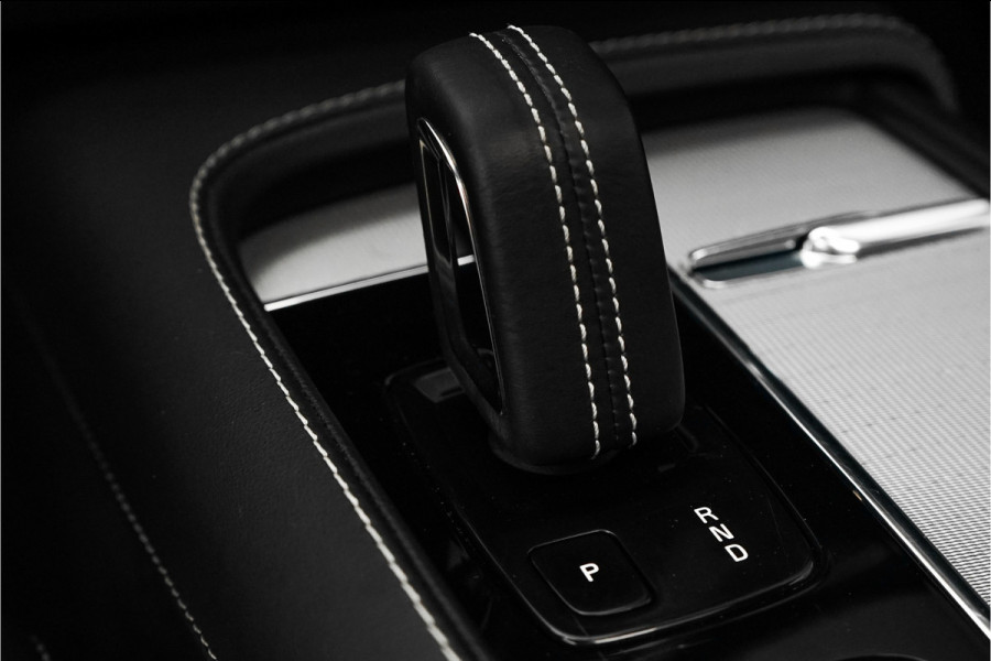 Volvo XC90 2.0 T8 Recharge AWD R-Design Pano HUD B&W Trekhaak