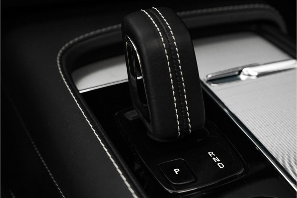 Volvo XC90 2.0 T8 Recharge AWD R-Design Pano HUD B&W Trekhaak