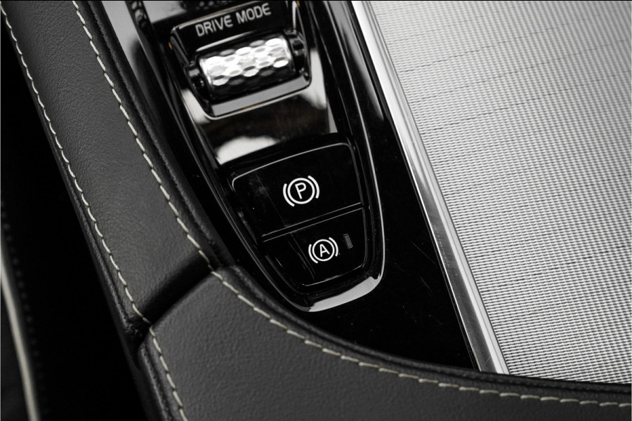 Volvo XC90 2.0 T8 Recharge AWD R-Design Pano HUD B&W Trekhaak