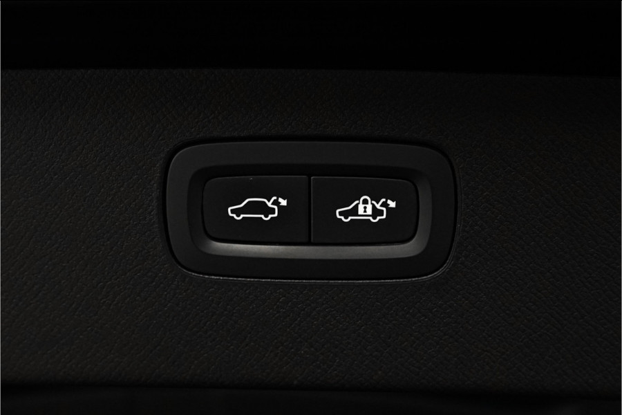 Volvo XC90 2.0 T8 Recharge AWD R-Design Pano HUD B&W Trekhaak