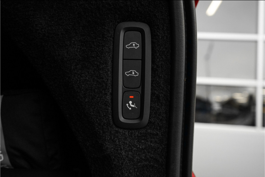 Volvo XC90 2.0 T8 Recharge AWD R-Design Pano HUD B&W Trekhaak