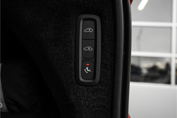 Volvo XC90 2.0 T8 Recharge AWD R-Design Pano HUD B&W Trekhaak