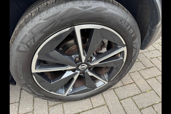 Nissan QASHQAI 1.3 MHEV N-Connecta /panoramadak /trekhaak