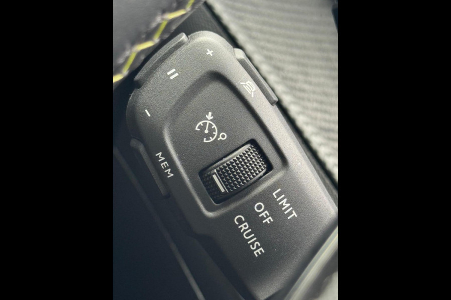 Peugeot e-2008 EV GT Pack 50 kWh fase 3, trekhaak, achteruitrijcamera, stoelverwarming, 18 inch, led verlichting