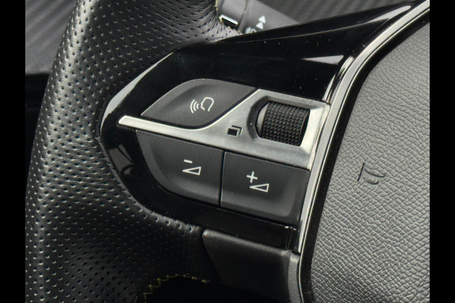 Peugeot e-2008 EV GT Pack 50 kWh fase 3, trekhaak, achteruitrijcamera, stoelverwarming, 18 inch, led verlichting