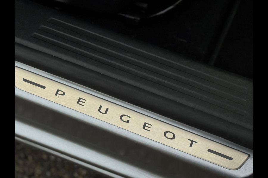 Peugeot e-2008 EV GT Pack 50 kWh fase 3, trekhaak, achteruitrijcamera, stoelverwarming, 18 inch, led verlichting