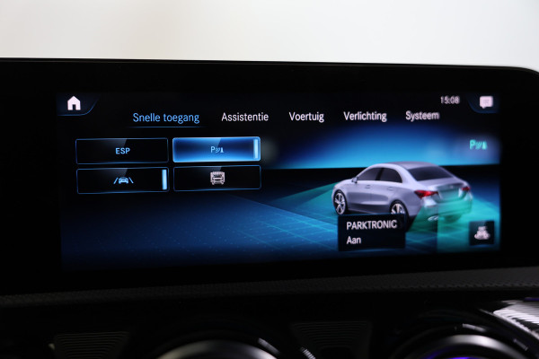 Mercedes-Benz A-Klasse 250 Premium PANO BURMESTER NAVI CRUISEC MODI STOELVW PARK+LANE Ass.