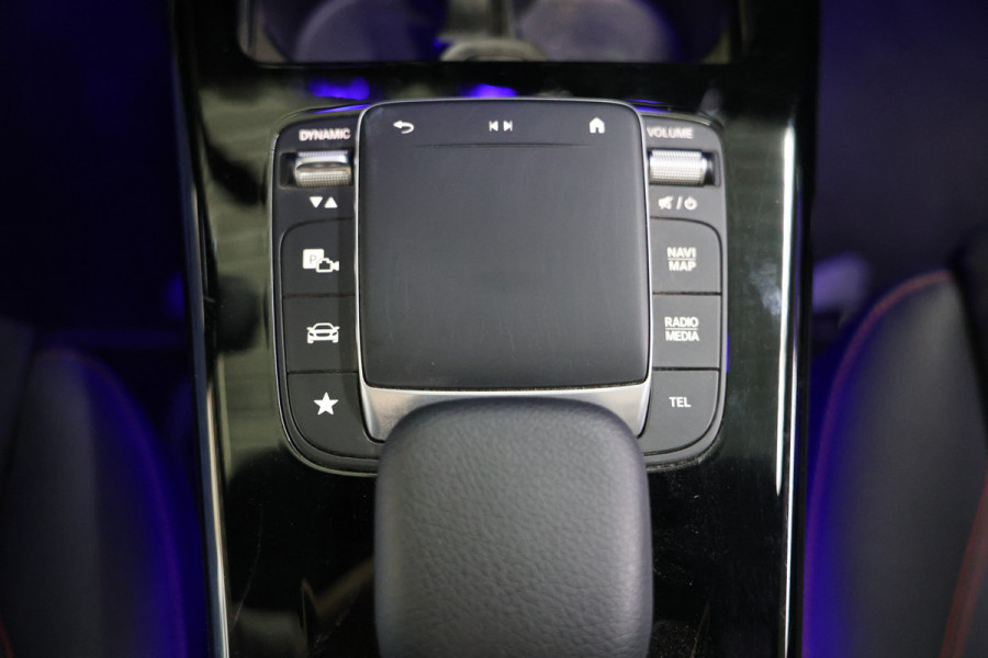 Mercedes-Benz A-Klasse 250 Premium PANO BURMESTER NAVI CRUISEC MODI STOELVW PARK+LANE Ass.