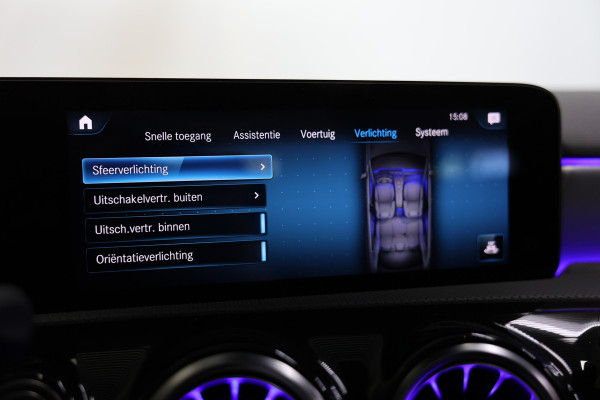 Mercedes-Benz A-Klasse 250 Premium PANO BURMESTER NAVI CRUISEC MODI STOELVW PARK+LANE Ass.