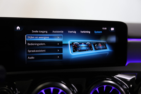 Mercedes-Benz A-Klasse 250 Premium PANO BURMESTER NAVI CRUISEC MODI STOELVW PARK+LANE Ass.