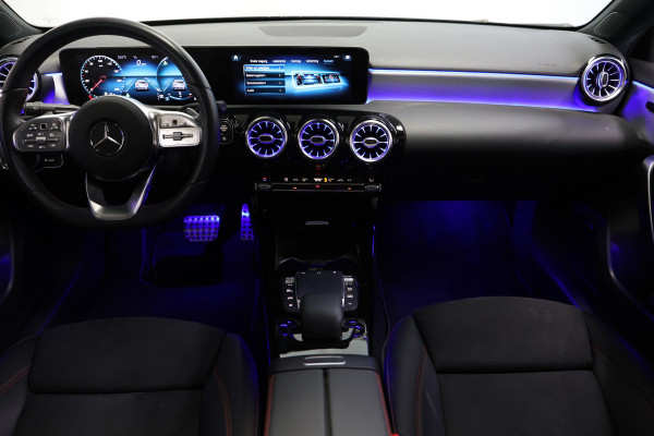 Mercedes-Benz A-Klasse 250 Premium PANO BURMESTER NAVI CRUISEC MODI STOELVW PARK+LANE Ass.