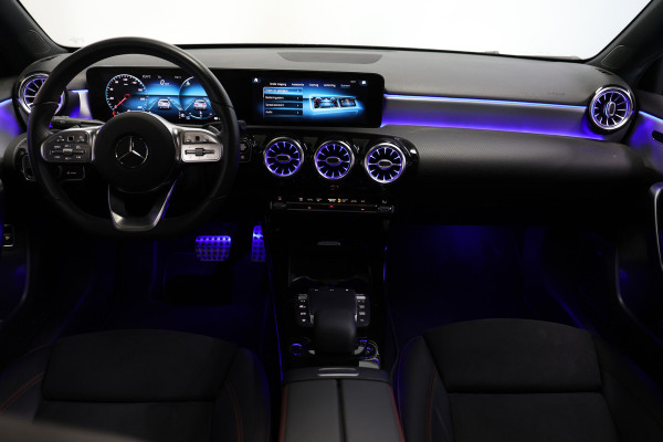 Mercedes-Benz A-Klasse 250 Premium PANO BURMESTER NAVI CRUISEC MODI STOELVW PARK+LANE Ass.