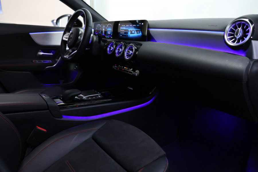 Mercedes-Benz A-Klasse 250 Premium PANO BURMESTER NAVI CRUISEC MODI STOELVW PARK+LANE Ass.
