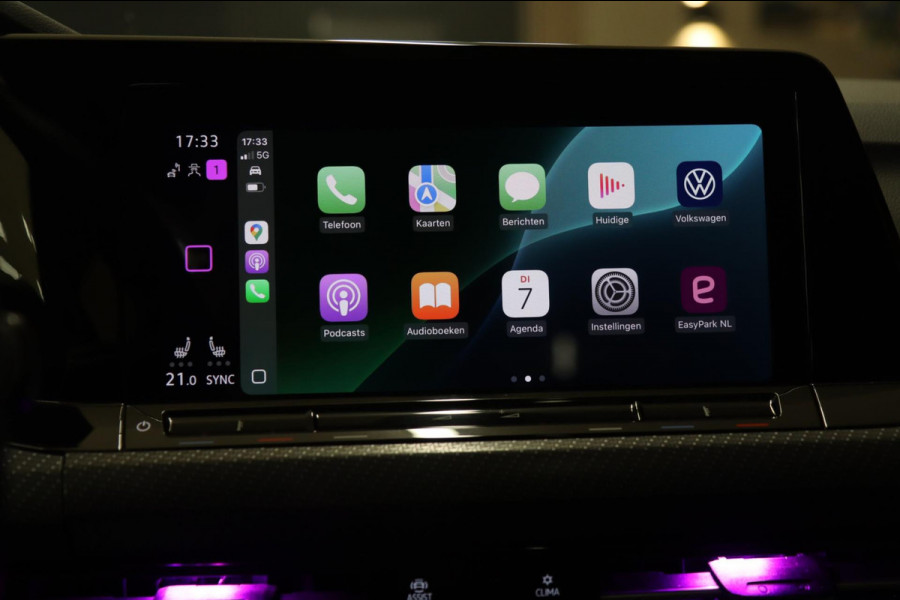 Volkswagen Golf 1.5 eTSI R-Line Business PANO/CAM/CARPLAY/KEYLES/ACC/DCC/VOL