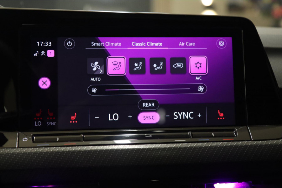 Volkswagen Golf 1.5 eTSI R-Line Business PANO/CAM/CARPLAY/KEYLES/ACC/DCC/VOL