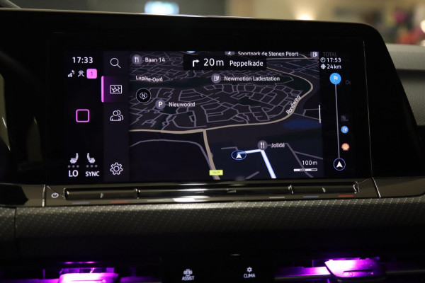 Volkswagen Golf 1.5 eTSI R-Line Business PANO/CAM/CARPLAY/KEYLES/ACC/DCC/VOL