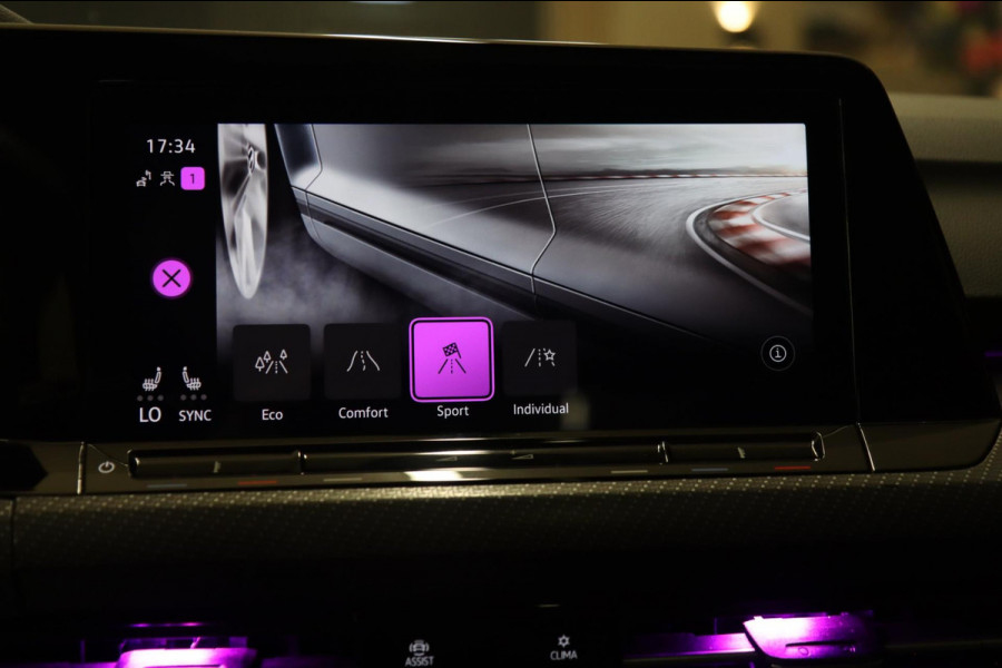 Volkswagen Golf 1.5 eTSI R-Line Business PANO/CAM/CARPLAY/KEYLES/ACC/DCC/VOL