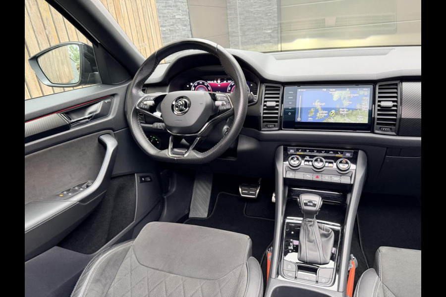 Škoda Kodiaq 1.5 TSI Sportline Automaat | Panoramadak | Trekhaak uitklapbaar | Navigatiesysteem | Stoelverwarming voor en achter | Stuurverwa