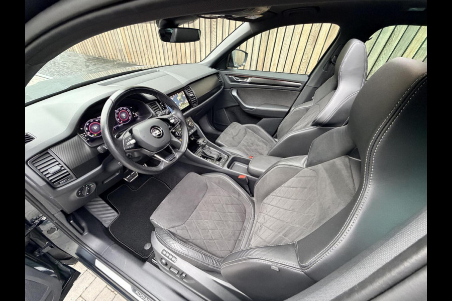 Škoda Kodiaq 1.5 TSI Sportline Automaat | Panoramadak | Trekhaak uitklapbaar | Navigatiesysteem | Stoelverwarming voor en achter | Stuurverwa