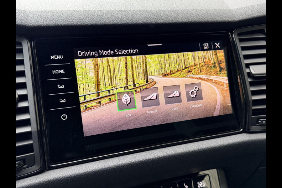 Škoda Kodiaq 1.5 TSI Sportline Automaat | Panoramadak | Trekhaak uitklapbaar | Navigatiesysteem | Stoelverwarming voor en achter | Stuurverwa