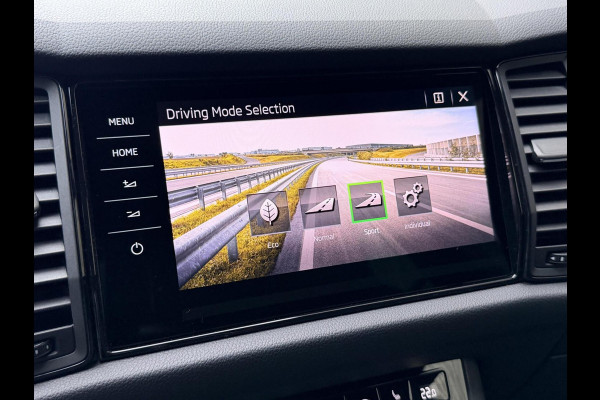 Škoda Kodiaq 1.5 TSI Sportline Automaat | Panoramadak | Trekhaak uitklapbaar | Navigatiesysteem | Stoelverwarming voor en achter | Stuurverwa