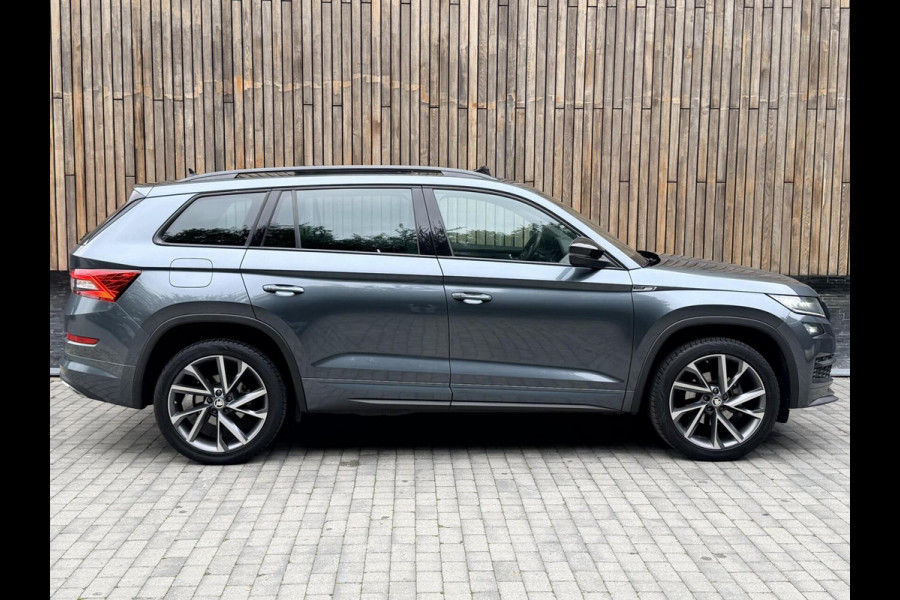 Škoda Kodiaq 1.5 TSI Sportline Automaat | Panoramadak | Trekhaak uitklapbaar | Navigatiesysteem | Stoelverwarming voor en achter | Stuurverwa