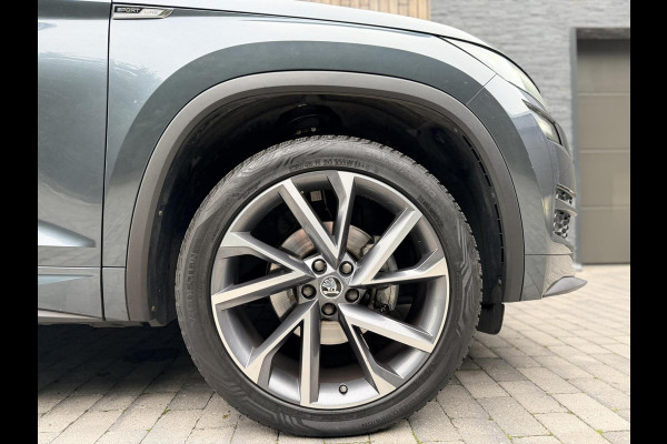 Škoda Kodiaq 1.5 TSI Sportline Automaat | Panoramadak | Trekhaak uitklapbaar | Navigatiesysteem | Stoelverwarming voor en achter | Stuurverwa