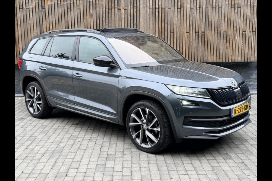 Škoda Kodiaq 1.5 TSI Sportline Automaat | Panoramadak | Trekhaak uitklapbaar | Navigatiesysteem | Stoelverwarming voor en achter | Stuurverwa