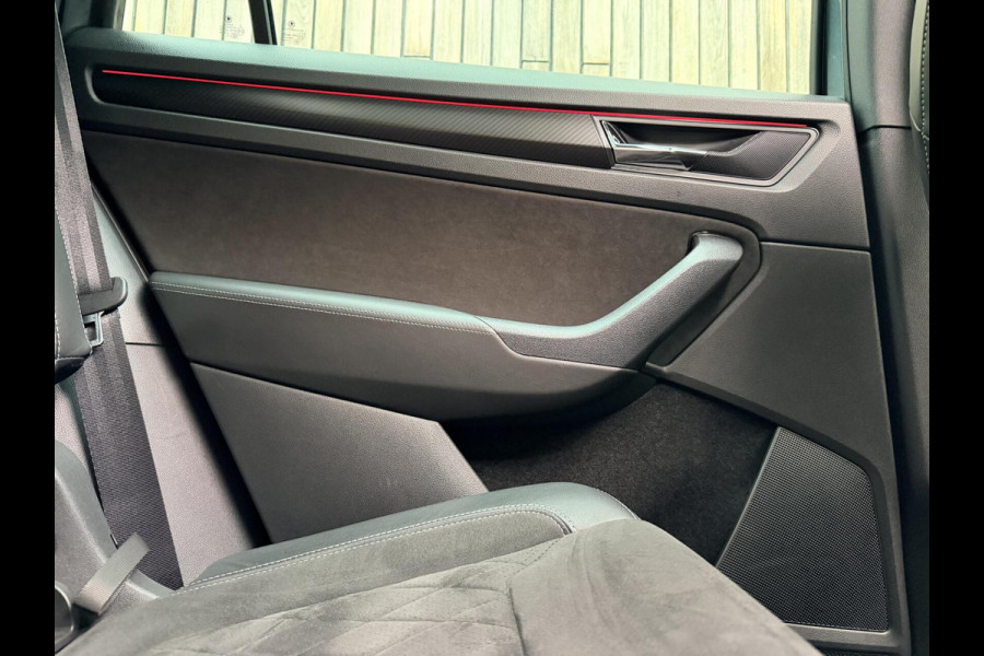 Škoda Kodiaq 1.5 TSI Sportline Automaat | Panoramadak | Trekhaak uitklapbaar | Navigatiesysteem | Stoelverwarming voor en achter | Stuurverwa