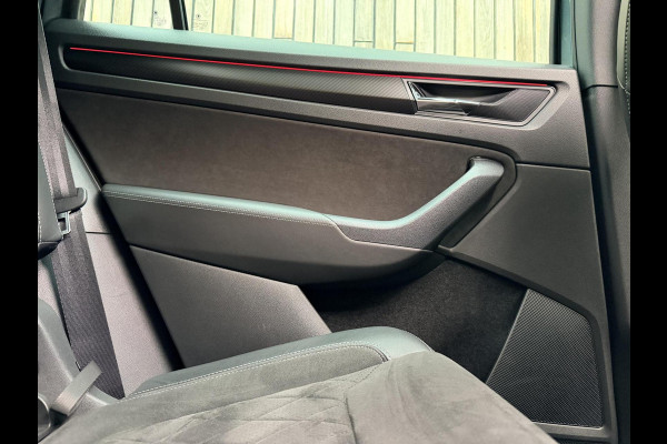 Škoda Kodiaq 1.5 TSI Sportline Automaat | Panoramadak | Trekhaak uitklapbaar | Navigatiesysteem | Stoelverwarming voor en achter | Stuurverwa