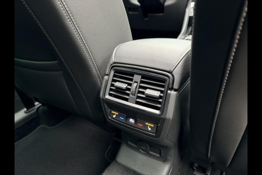 Škoda Kodiaq 1.5 TSI Sportline Automaat | Panoramadak | Trekhaak uitklapbaar | Navigatiesysteem | Stoelverwarming voor en achter | Stuurverwa