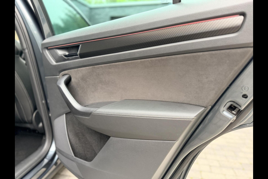 Škoda Kodiaq 1.5 TSI Sportline Automaat | Panoramadak | Trekhaak uitklapbaar | Navigatiesysteem | Stoelverwarming voor en achter | Stuurverwa