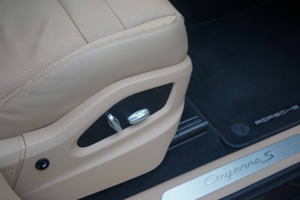 Porsche Cayenne S 2.9 V6-Biturbo 440PK SportChrono/21/Pano/Luchtvering