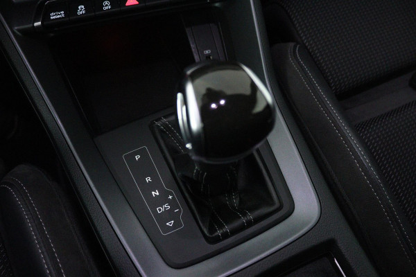 Audi Q3 35 TFSI S Line Pro Line S (DIGITALE COCKPIT, ACHTERUITRIJCAMERA, STOELVERWARMING, PARKEERSENSOREN, AUTOMAAT)