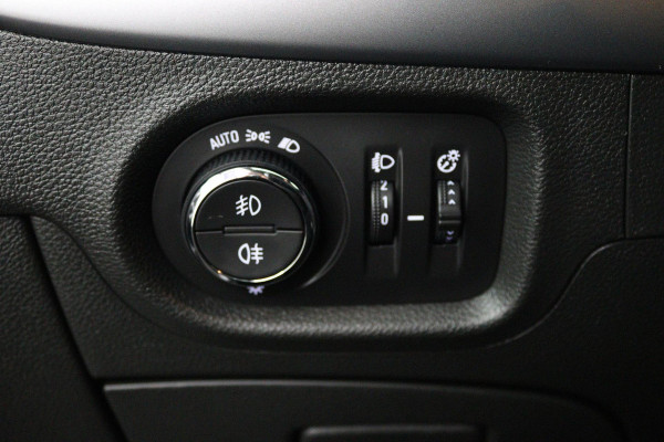 Opel Astra Sports Tourer 1.4 Turbo Online Edition (TREKHAAK, STOELVERWARMING, PARKEERSENSOREN, NAVIGATIE, CRUISE CONTROL)