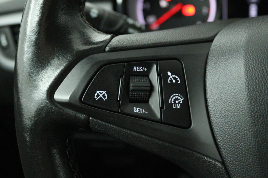Opel Astra Sports Tourer 1.4 Turbo Online Edition (TREKHAAK, STOELVERWARMING, PARKEERSENSOREN, NAVIGATIE, CRUISE CONTROL)