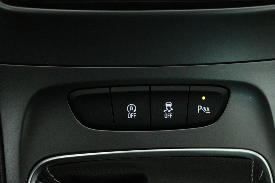 Opel Astra Sports Tourer 1.4 Turbo Online Edition (TREKHAAK, STOELVERWARMING, PARKEERSENSOREN, NAVIGATIE, CRUISE CONTROL)