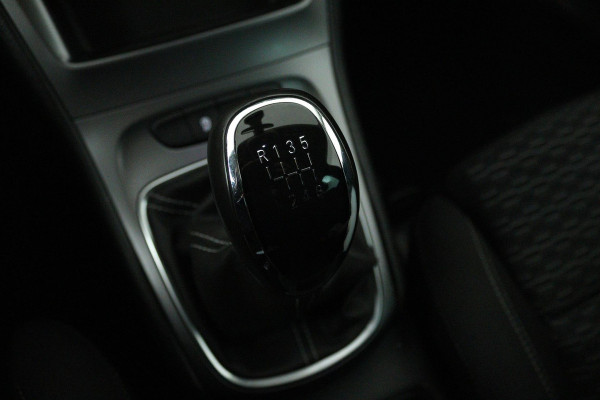 Opel Astra Sports Tourer 1.4 Turbo Online Edition (TREKHAAK, STOELVERWARMING, PARKEERSENSOREN, NAVIGATIE, CRUISE CONTROL)