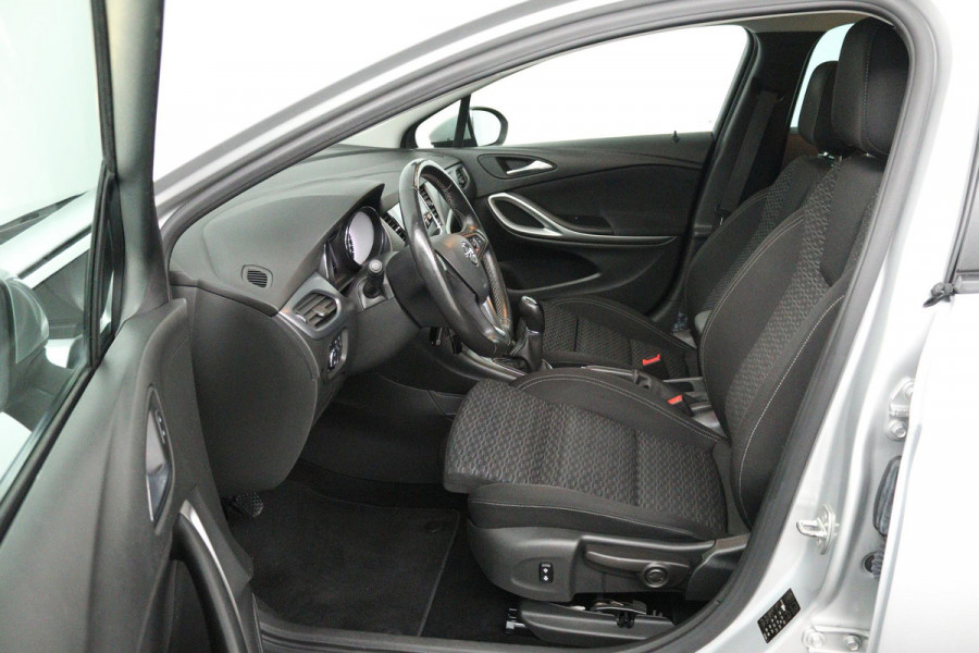 Opel Astra Sports Tourer 1.4 Turbo Online Edition (TREKHAAK, STOELVERWARMING, PARKEERSENSOREN, NAVIGATIE, CRUISE CONTROL)