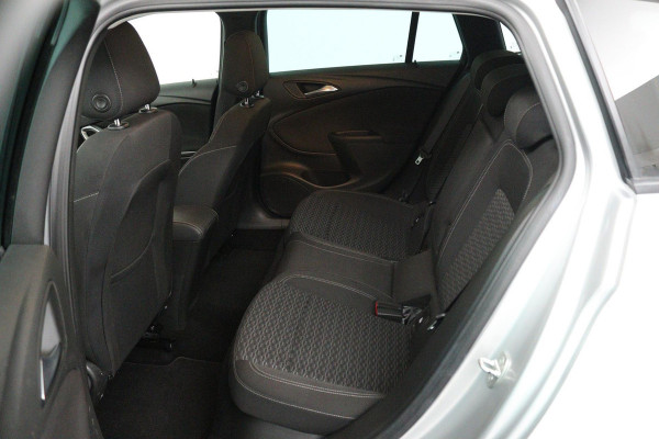 Opel Astra Sports Tourer 1.4 Turbo Online Edition (TREKHAAK, STOELVERWARMING, PARKEERSENSOREN, NAVIGATIE, CRUISE CONTROL)