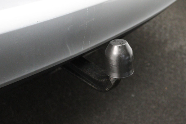 Opel Astra Sports Tourer 1.4 Turbo Online Edition (TREKHAAK, STOELVERWARMING, PARKEERSENSOREN, NAVIGATIE, CRUISE CONTROL)