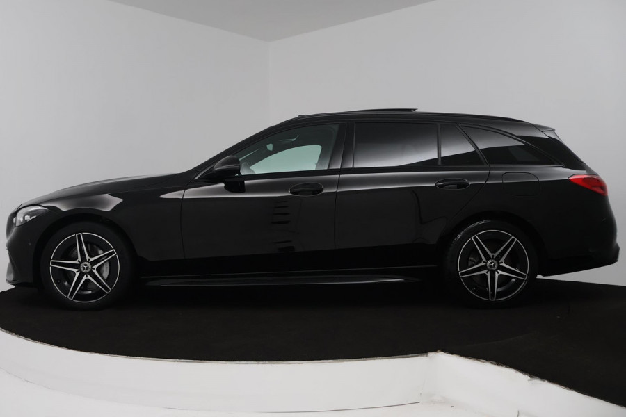 Mercedes-Benz C-Klasse Estate 300 e AMG Line (PANORAMADAK, TREKHAAK, SFEERVERLICHTING, STOELVERMING, ACHTERUITRIJCAMERA, NAVI)